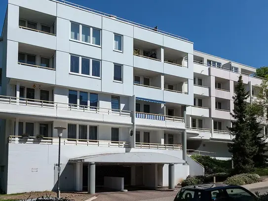 Inclusive rent. - Business apartment with underground parking and balcony