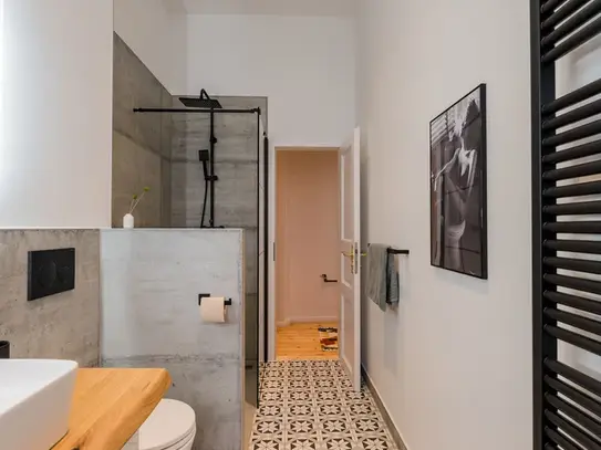 Newly renovated boho/industrial/midcentury Altbau flat with balcony in Wedding