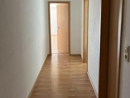 Sehenswerte Wohnung mit viel Platz ... groÃer Balkon ... EBK ... Tageslichtbad mit Wanne!