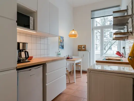 New furnished apartment with balcony next to the Spree, Charlottenburg