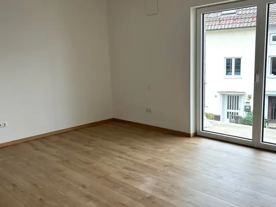 Modernes Neubau-Studentenapartment mit Balkon – Erstbezug!