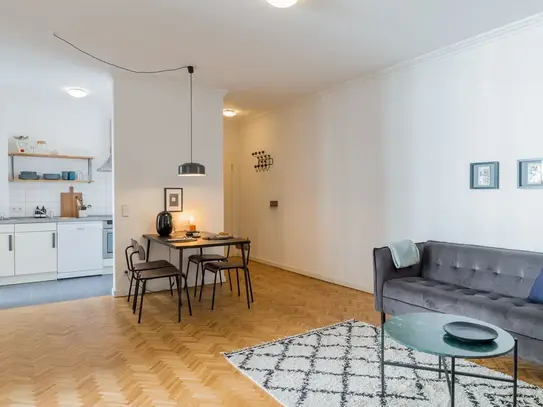 Quiet, fully furnished 2-room apartment with balcony in Prenzlauer Berg