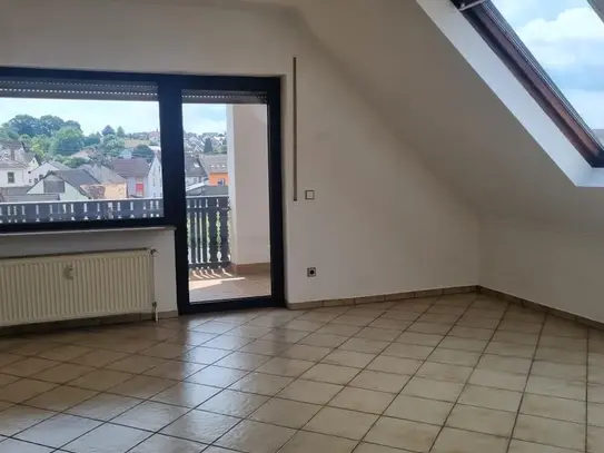 House for rent in 63546 Hammersbach, Dachgeschosswohnung zur Miete