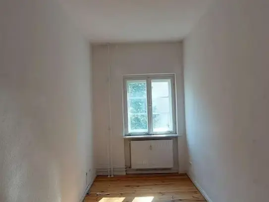 3-Zimmer-Wohnung mit Loggia und viel Potenzial wartet auf neue Mieter!