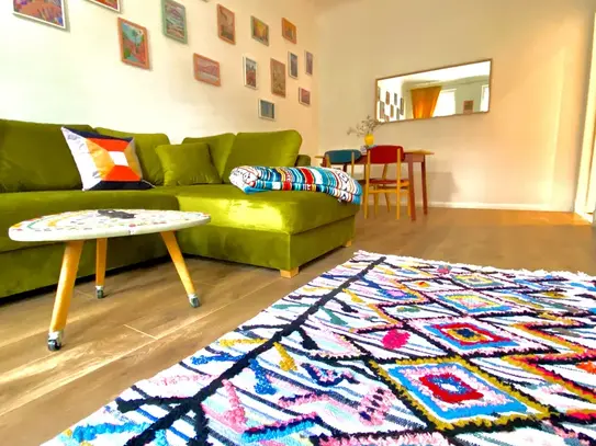 Colorful apartment in Schillerkiez, Neukölln. 2 min walk to everything you need