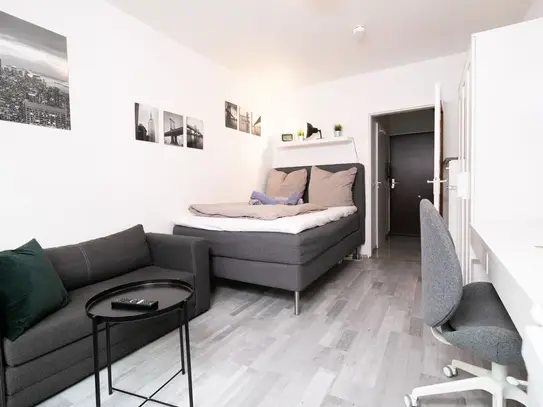 Pempelfort: Fully equipped studion in the city center.