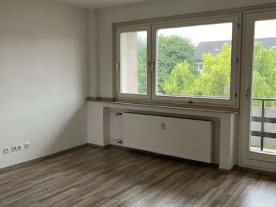 Attraktive 2 Zimmerwohnung mit Balkon und Tageslichtbad