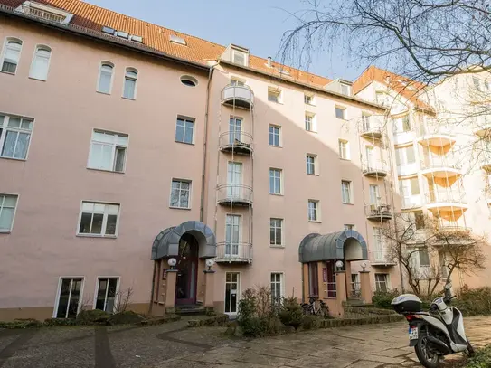 Neat and quiet apartment in Berlin-Wilmersdorf with balcony