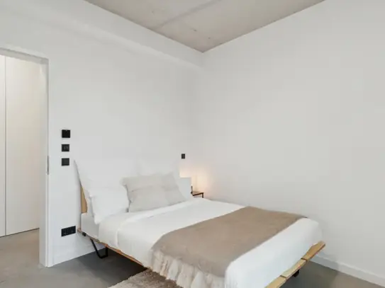 Neat double bedroom in a 3-Bedroom apartment near Volkspark Hasenheide