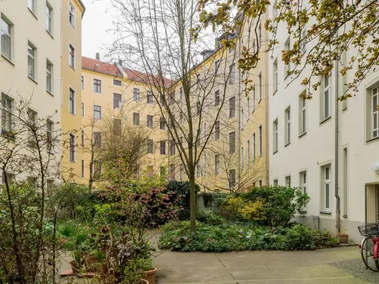 Feel-good home on Savignyplatz in Charlottenburg