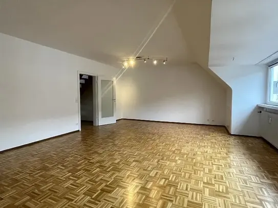 MÖBILIERTE 3 ZIMMER MASSIONETTE WOHNUNG IN KREFELDS INNENSTADT ZU VERMIETEN!