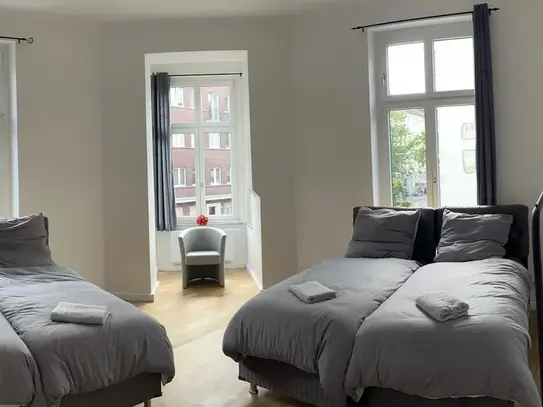 Gigantic luxury suite!, Dusseldorf - Amsterdam Apartments for Rent