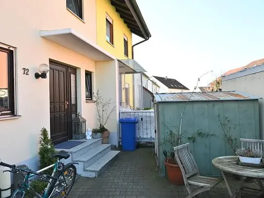 Nähe Ärztehaus! Geräumige Doppelhaushälfte mit Garage in Neumarkt i.d.OPf, Deininger Weg