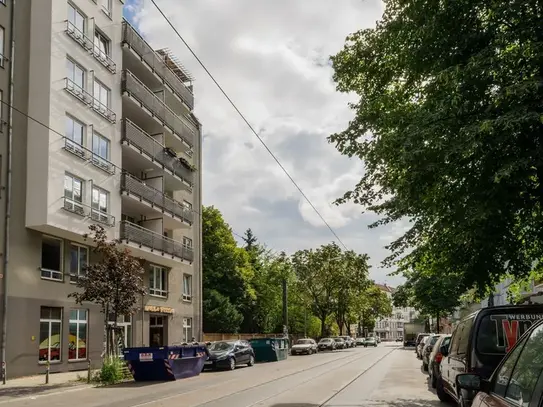 Right at Boxhagener Platz: Charming Designer Flat with Terrace + Balcony + Parking + Lift