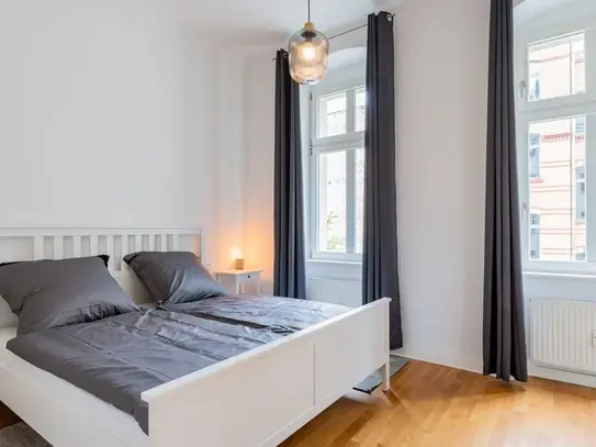 High-quality furnished apartment with elevator in the quiet inner courtyard on Warschauer Str., Berlin - Amsterdam Apar…