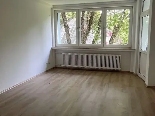 *In Sanierung* 3 Zimmerwohnung mit Balkon