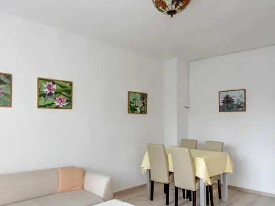 Stylish, newly furnished, bright 2 room apartment in the center of Lankwitz