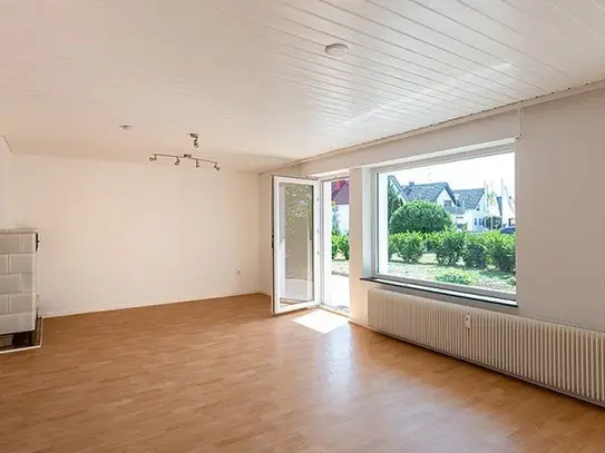 renovierte 3-Zimmer - Wohnung mit Terrasse Garten