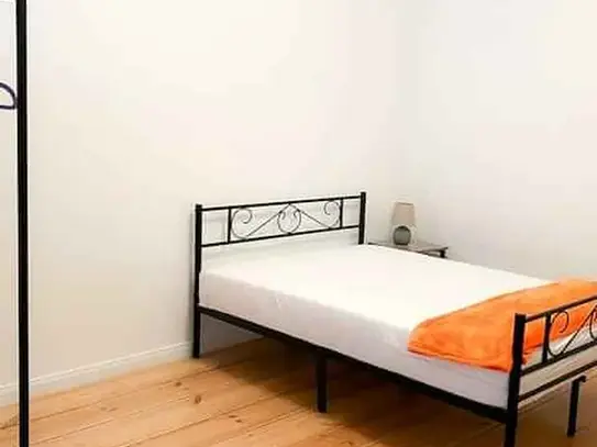 Spacious Studio Apartment Near Viktoria Park, Berlin