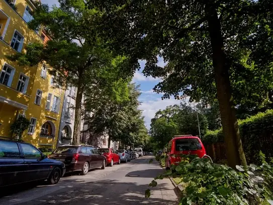 Nice and spacious loft apartment with a wonderful balcony and great connection to the city center (20 mins), Berlin - A…