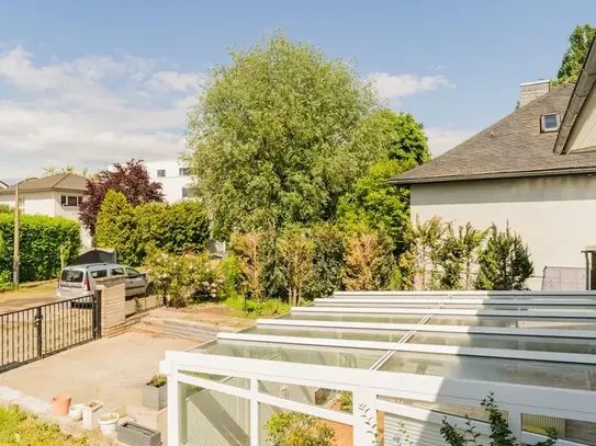 Spacious semi-detached house with a private garden in Berlin Pankow - Niederschoenhausen