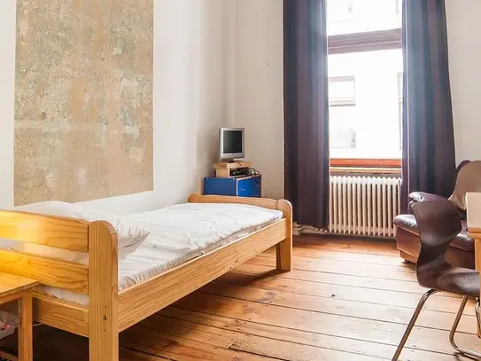 Quiet 2-Bedroom Apartment in Moabit, Berlin - Amsterdam Apartments for Rent