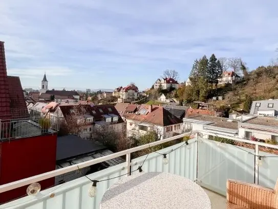 In Vorbereitung: Freundlich möblierte Maisonette mit 2 Balkonen & wunderschönem Blick auf die Vogesen in toller Lage vo…