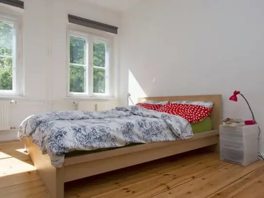 Beautiful and bright 2-room apartment in the heart of Friedenau (Berlin)