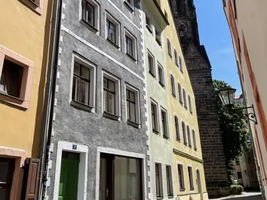 Pirna! EBK mÃ¶glich! Individuelle und groÃzÃ¼gige 2-Zimmerwohnung mit Wannenbad!