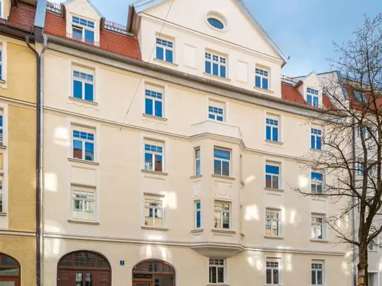 Charming double bedroom with balcony near Grünanlagenaufsicht Landeshaupstadt München