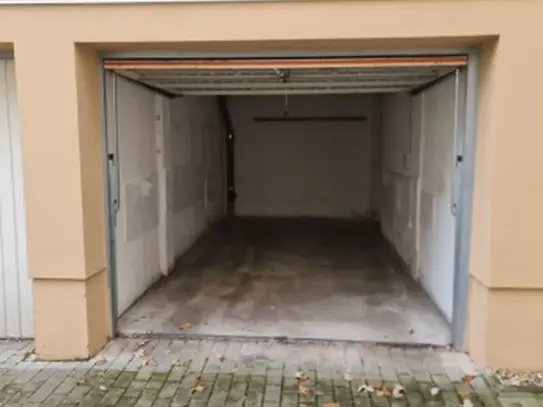 gemütliche 2-Raum Wohnung - im Zentrum von Halle mit Garage