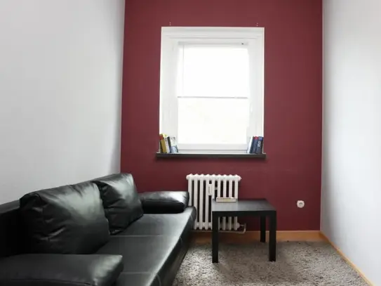 Homely single bedroom in a 4-bedroom flat, near to U Otisstr. (Berlin) metro station