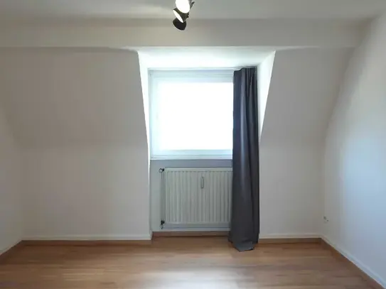 Gemütliche 3-Zimmer-Dachwohnung im kleinen Zentrum von Küppersteg!