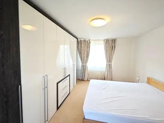 Fantastische 4-Zi Wohnung mit wöchentlicher Reinigung, Dusseldorf - Amsterdam Apartments for Rent