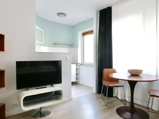 Neat & modern apartment at Barbarossaplatz