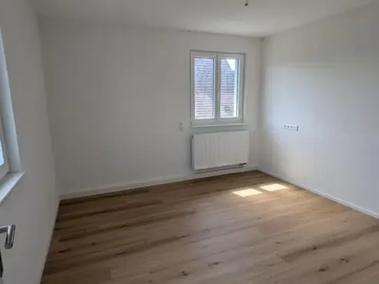 Doppelhaushälfte mit Einlieger-Appartement