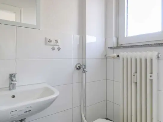 Schöne 1-Zi.-Wohnung auf 32m² mit Loggia und Tageslichtbad!