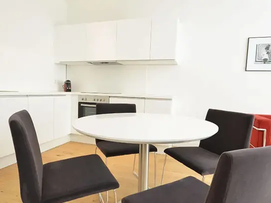 Exquisite, fully furnished 1-bedroom designer apartment for your temporary stay at Frankfurt Green Belt