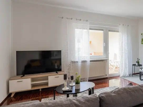 Beautiful decorated 2-room apartment in Berlin with great transport connections