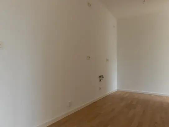 ** Helle Wohnung mit sonnigem Balkon | 2 Bäder | Parkett | Aufzug | Stellplatz | Energieeffizienz A+ **