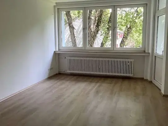 *In Sanierung* 3 Zimmerwohnung mit Balkon