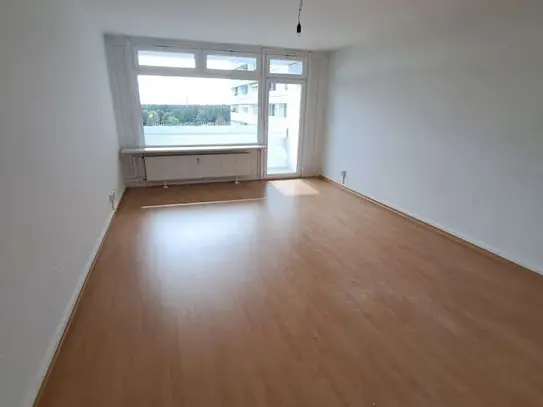 Sofort einzugsbereit mit Balkon und EBK nahe Olympiastadion