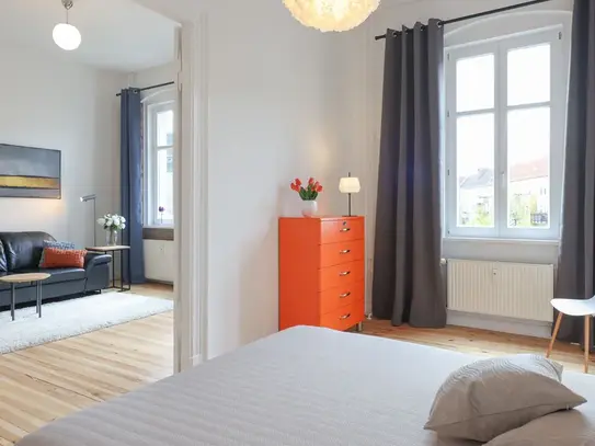 Light-flooded refurbished 2-room flat near Simon-Dach-Straße with south-west-facing balcony