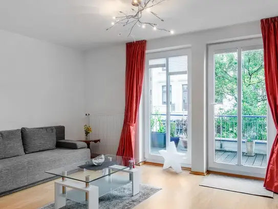 Furnished living on the canal with direct access in Hamburg-Uhlenhorst