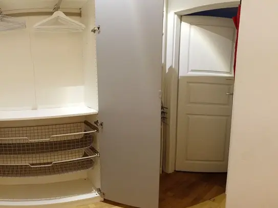 Nice, neat suite in Prenzlauer Berg with shared kitchen