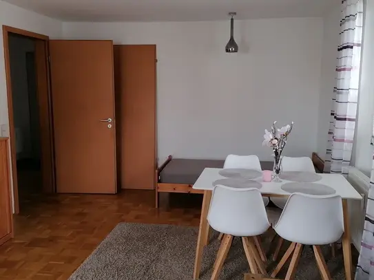 2-Zimmer Möblierte Wohnung mit Einbauküche mit Ost-Süd Balkon.