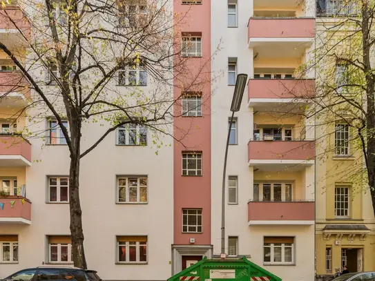 Spacious 2 Room Apartment as a Retreat in the Middle of Berlin.