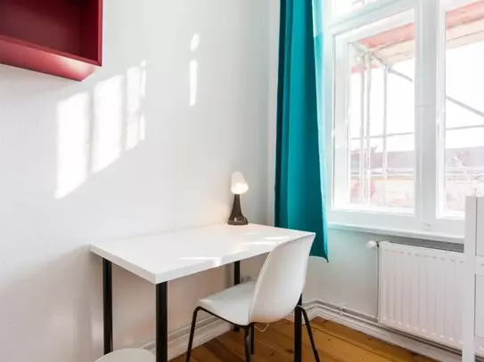 Alluring double bedroom in a 5-bedroom apartment near Prenzlauer Allee/Ostseestr. (Berlin) tram stop