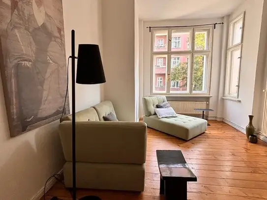 Flat in Old Berlin building in the heart of Charlottenburg Spreebogen