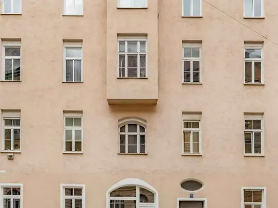 Maistraße 10, Munich